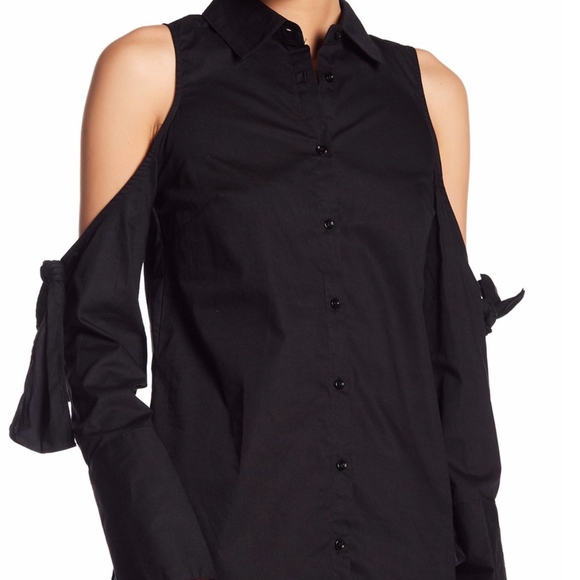 Romeo & Juliet Black Cold shoulder top - Picture 1 of 7